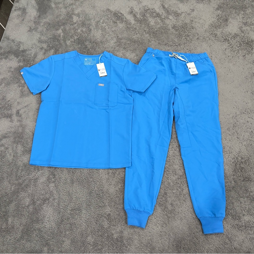 Men’s Small FIGS Capri Blue Scrub Set NWT